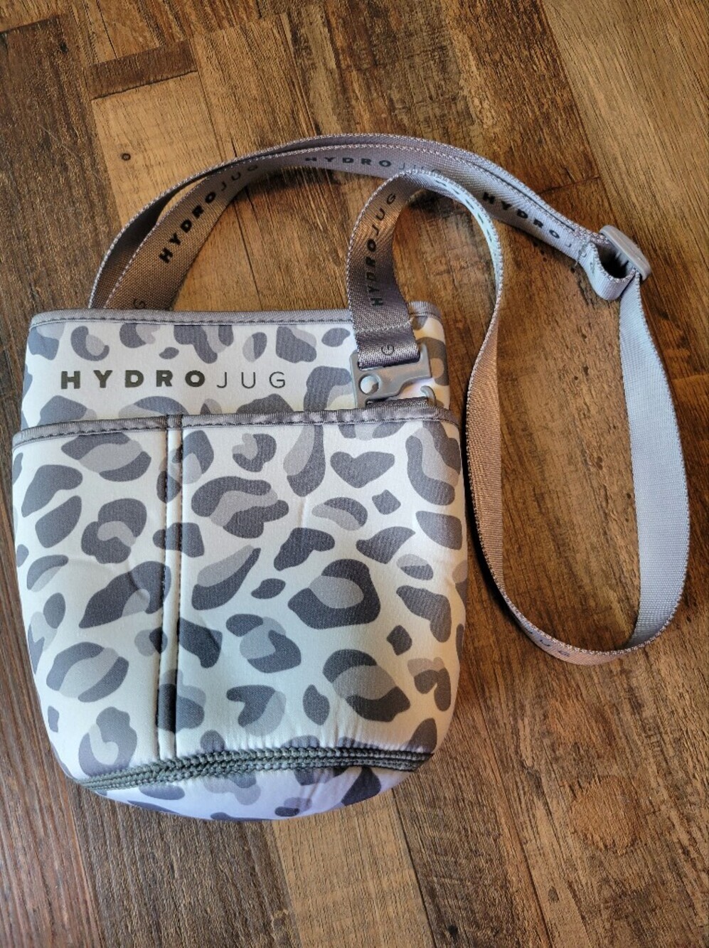 HydroJug White Gray Animal Print Neoprene Water Bottle Sleeve